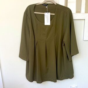NWT BloomChic 2X  Olive Tunic Top anti wrinkle polyester.
